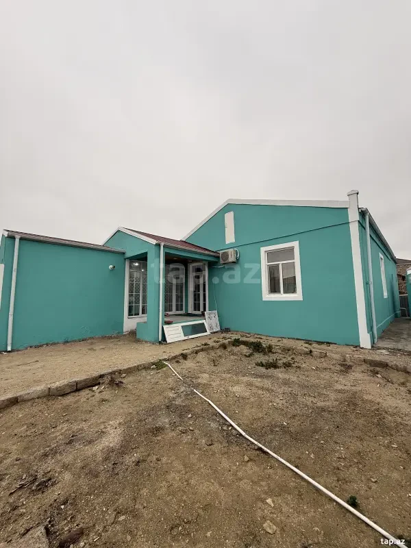 Satılır 5 otaqlı həyət evi 180 m²