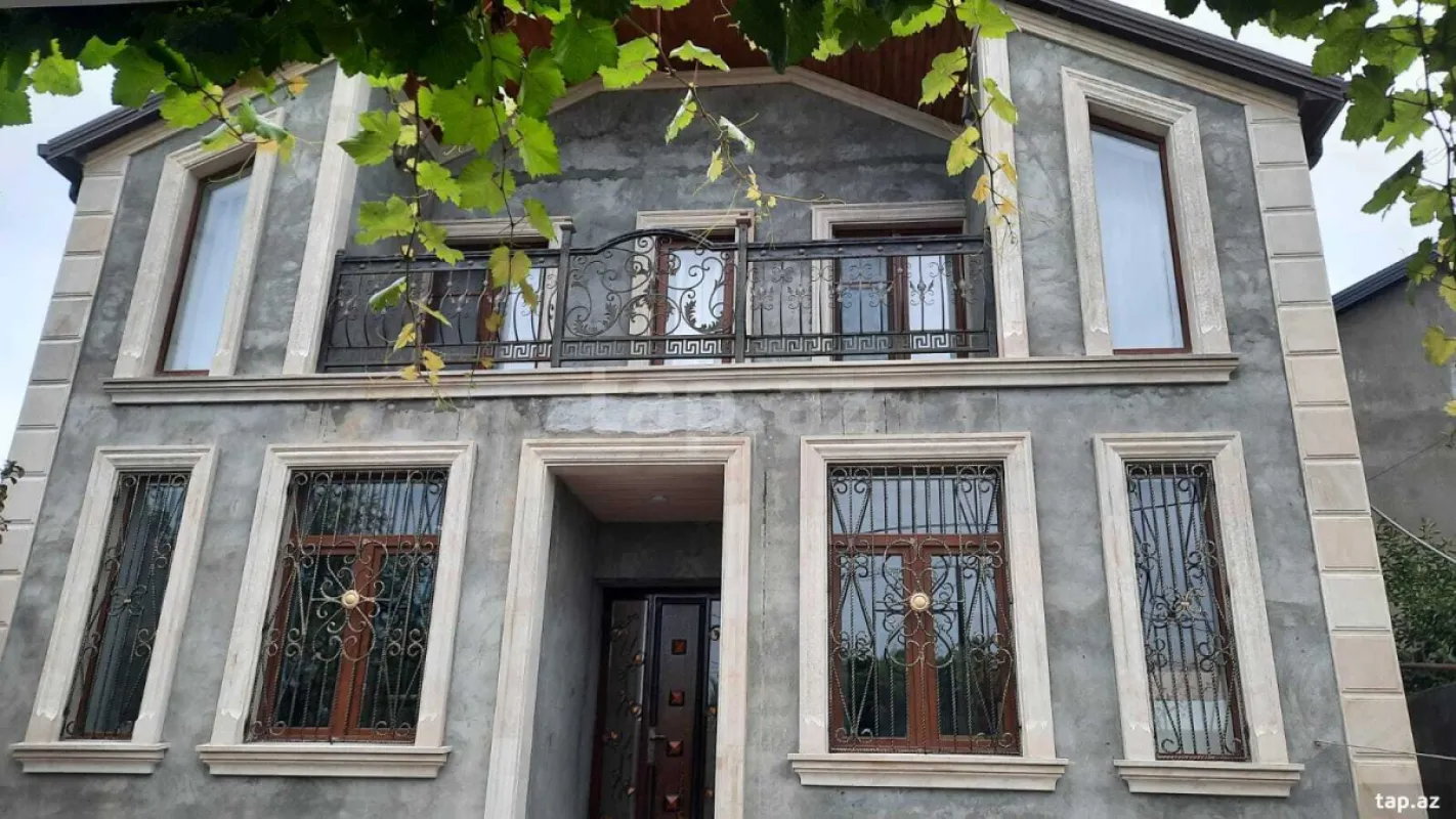 Satılır 5 otaqlı həyət evi 180 m²