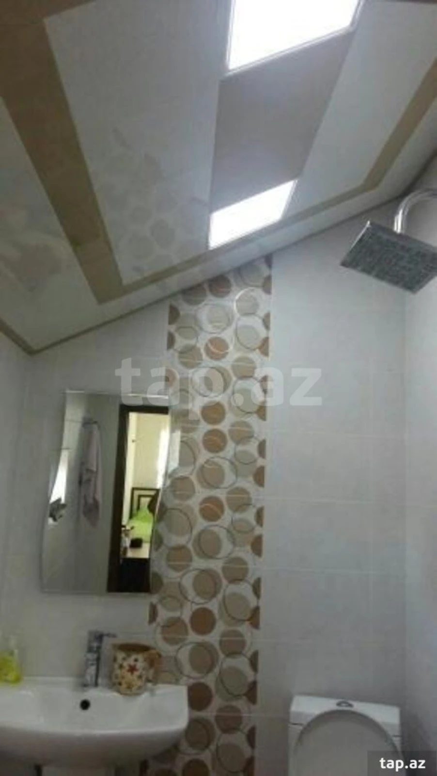 Satılır 5 otaqlı həyət evi 180 m²