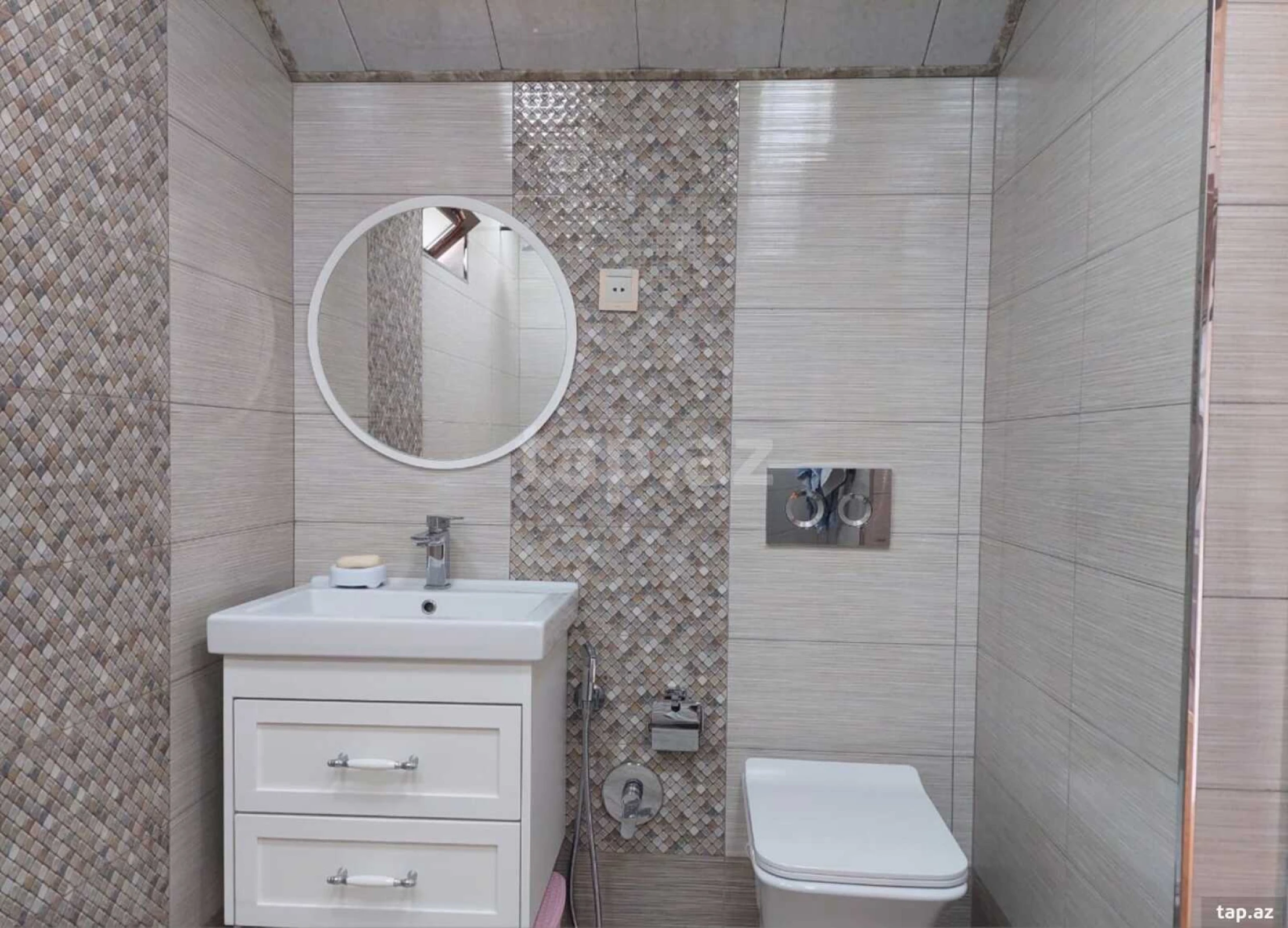 Satılır 5 otaqlı həyət evi 180 m²