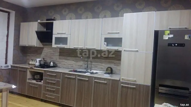 Satılır 5 otaqlı həyət evi 180 m²