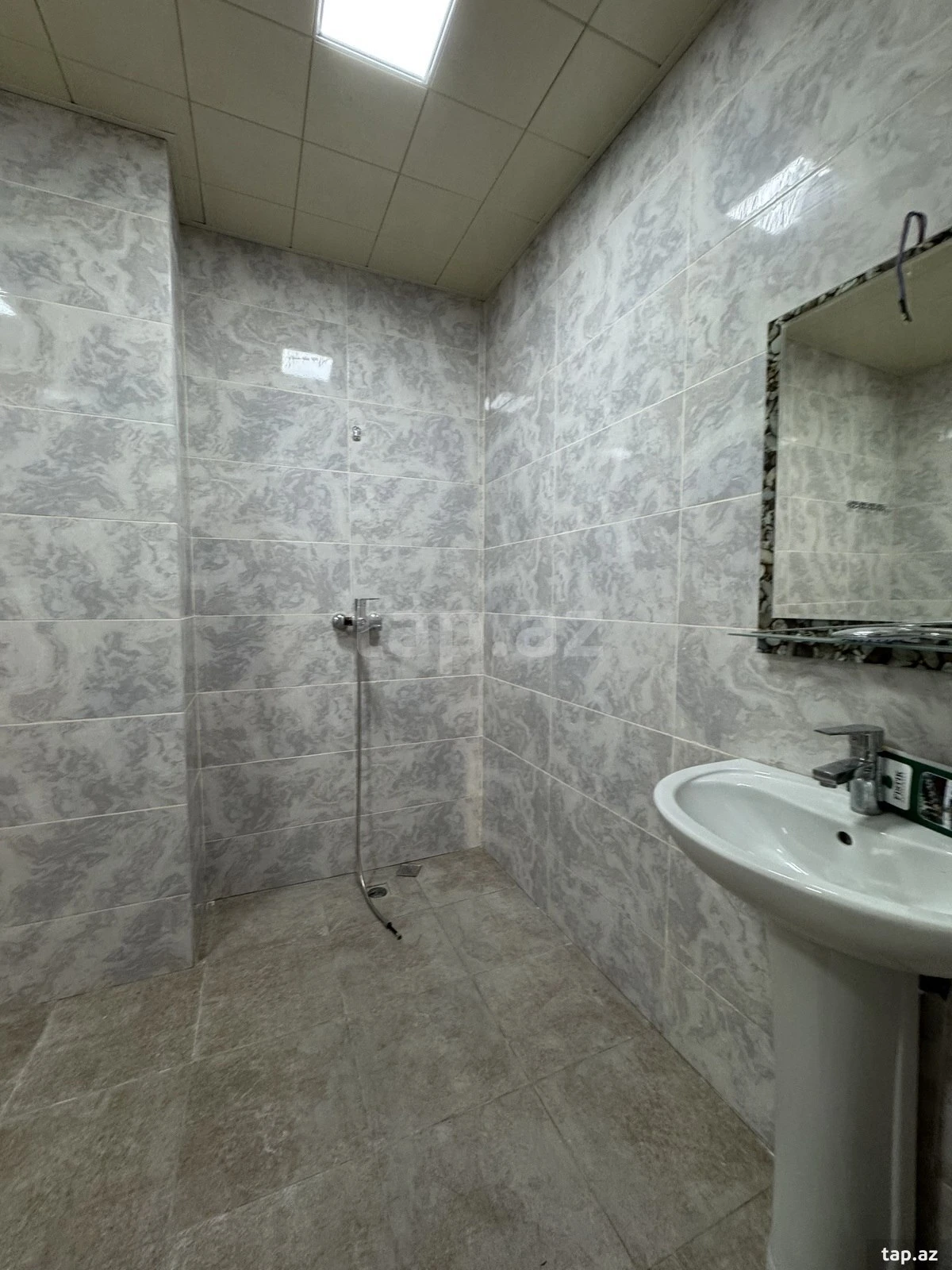 Satılır 3 otaqlı yeni tikili 110 m²