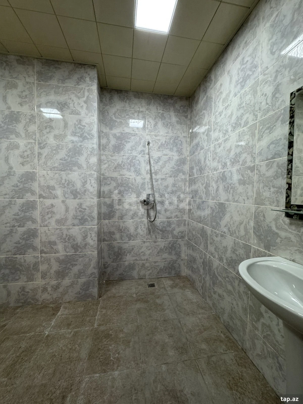 Satılır 3 otaqlı yeni tikili 110 m²