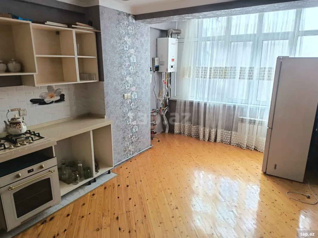 Kirayə verilir 3 otaqlı yeni tikili 80 m²