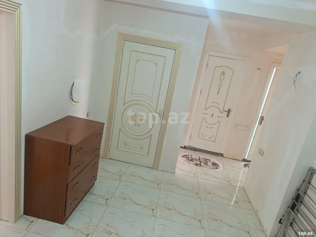 Kirayə verilir 3 otaqlı yeni tikili 80 m²