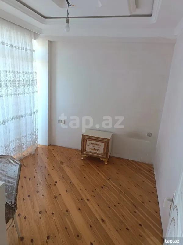 Kirayə verilir 3 otaqlı yeni tikili 80 m²