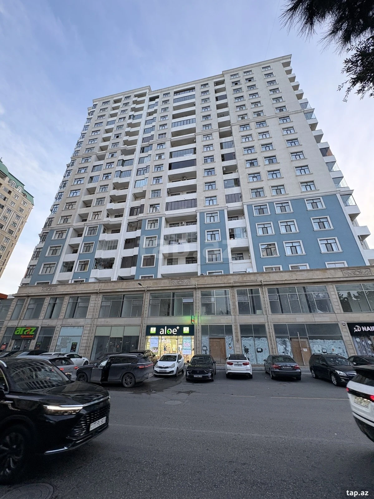 Satılır 3 otaqlı yeni tikili 132 m²
