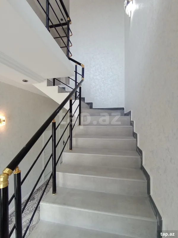 Satılır 5 otaqlı həyət evi