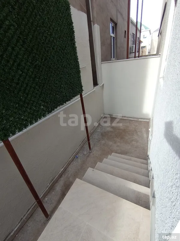 Satılır 5 otaqlı həyət evi