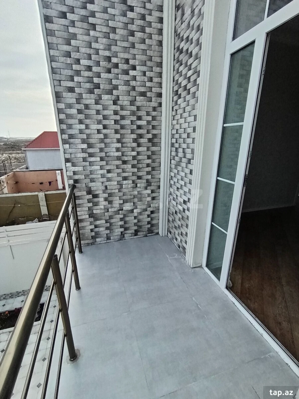 Satılır 5 otaqlı həyət evi