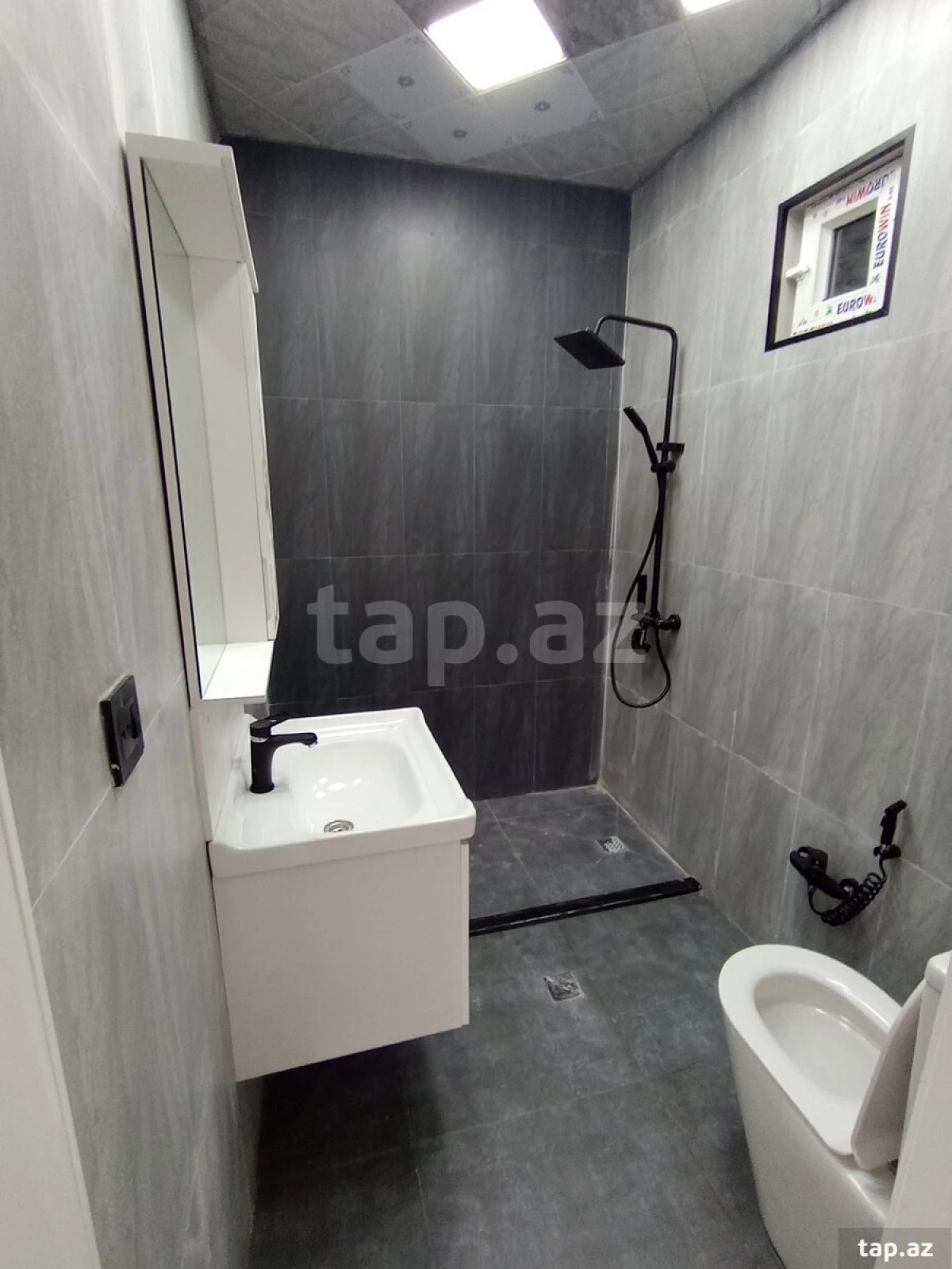 Satılır 5 otaqlı həyət evi