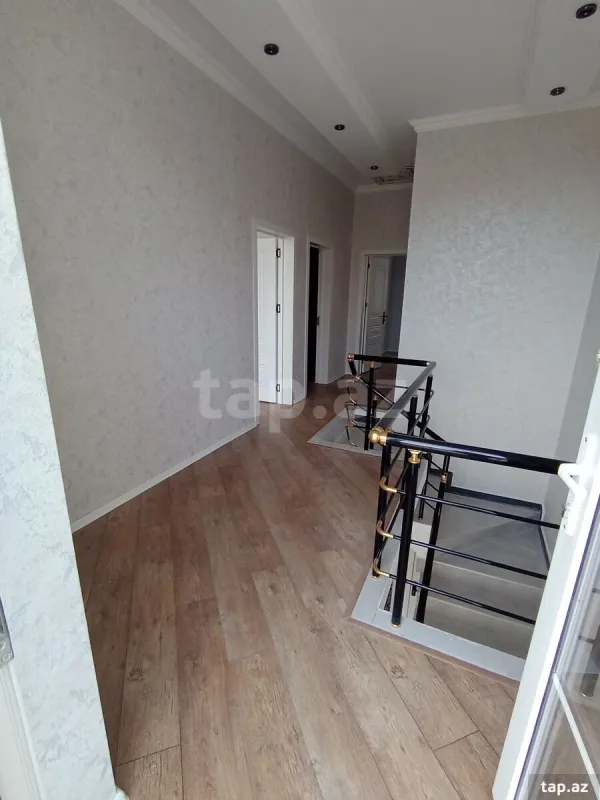 Satılır 5 otaqlı həyət evi