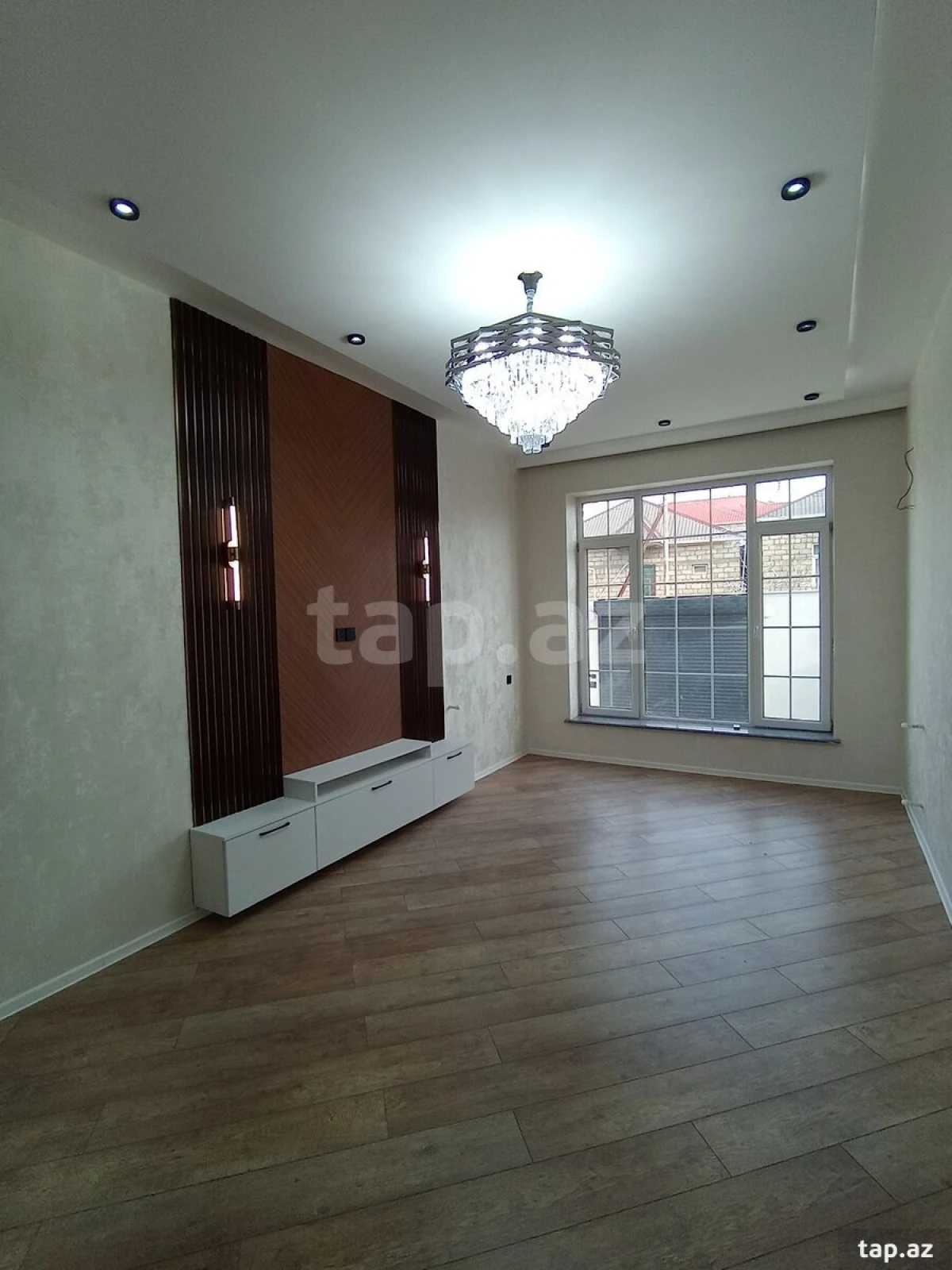 Satılır 5 otaqlı həyət evi