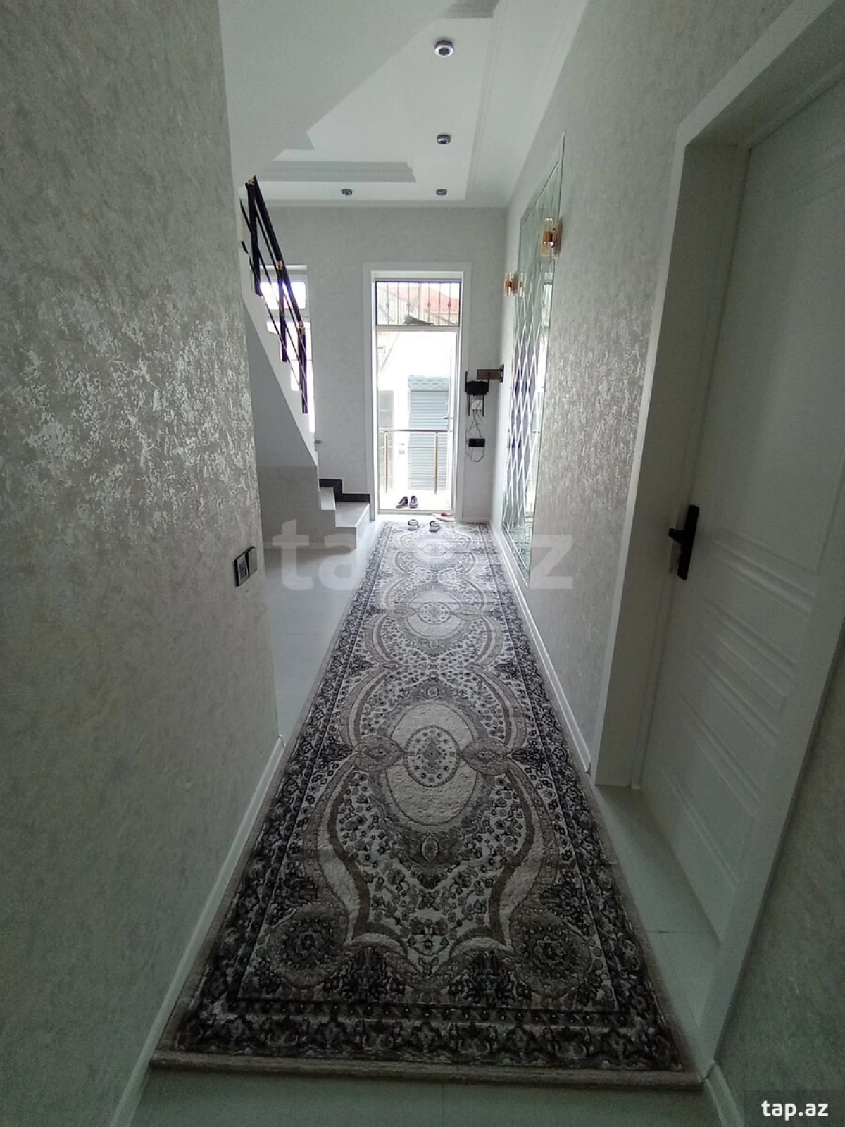 Satılır 5 otaqlı həyət evi