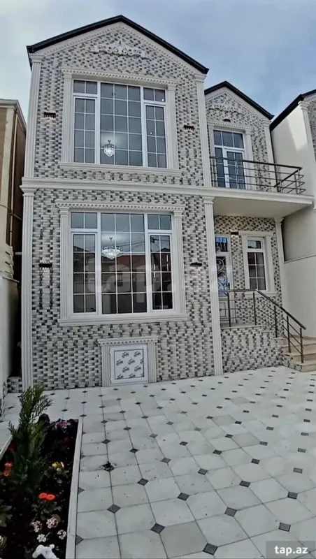 Satılır 5 otaqlı həyət evi