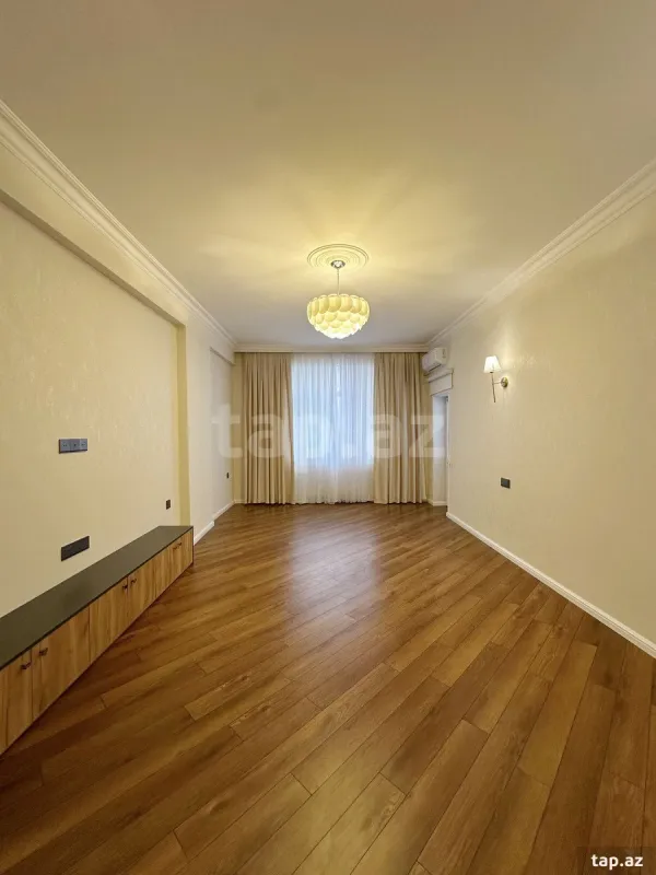 Satılır 3 otaqlı yeni tikili 105 m²