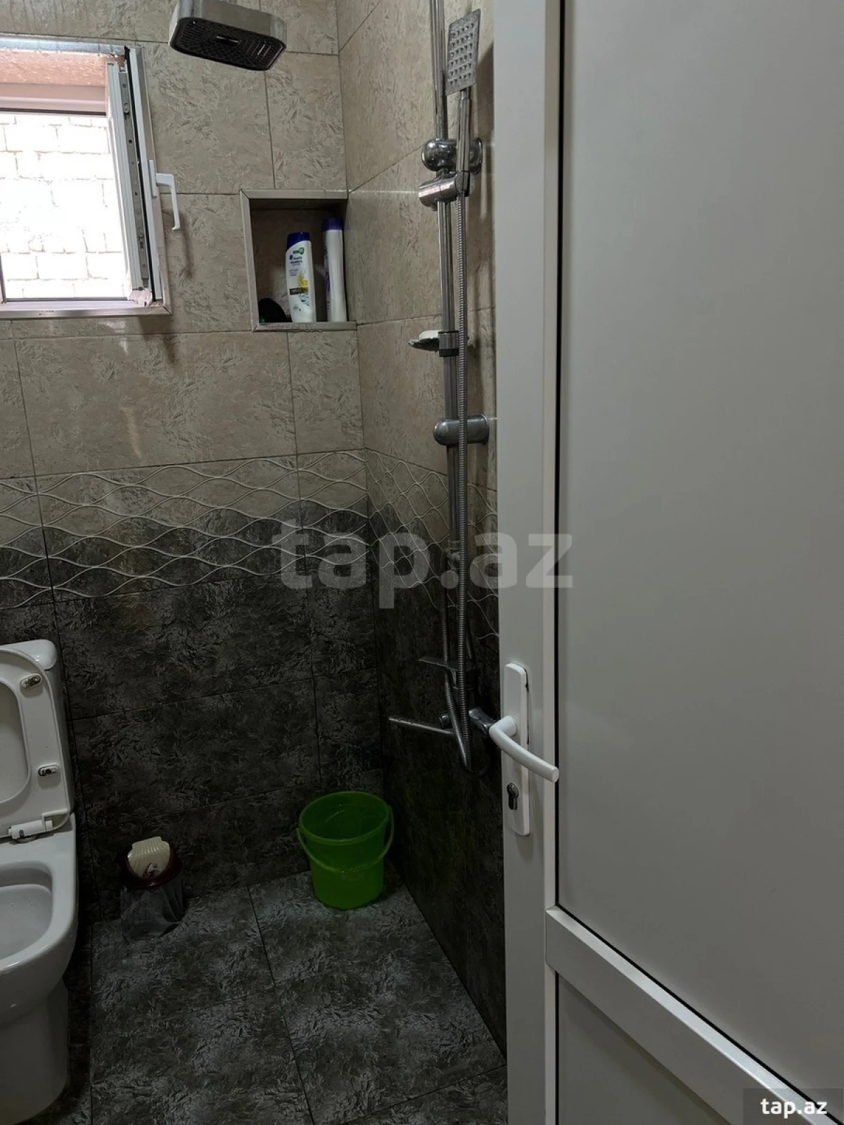 Satılır 4 otaqlı həyət evi 250 m²