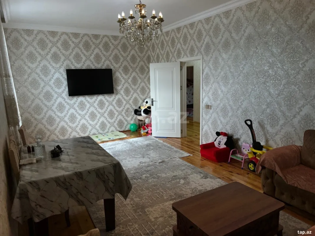 Satılır 4 otaqlı həyət evi 250 m²