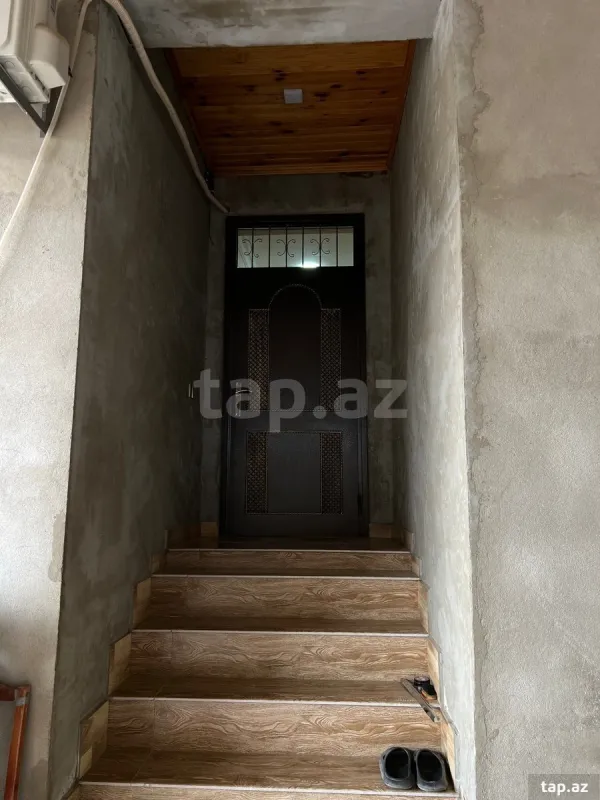 Satılır 4 otaqlı həyət evi 250 m²