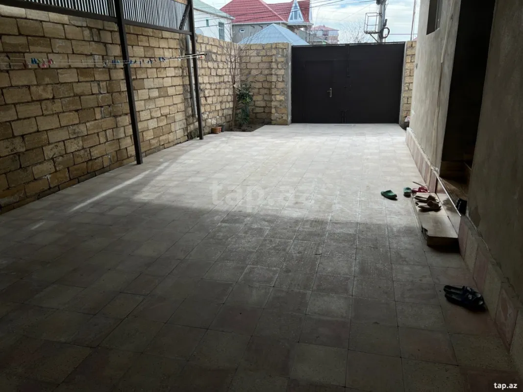 Satılır 4 otaqlı həyət evi 250 m²