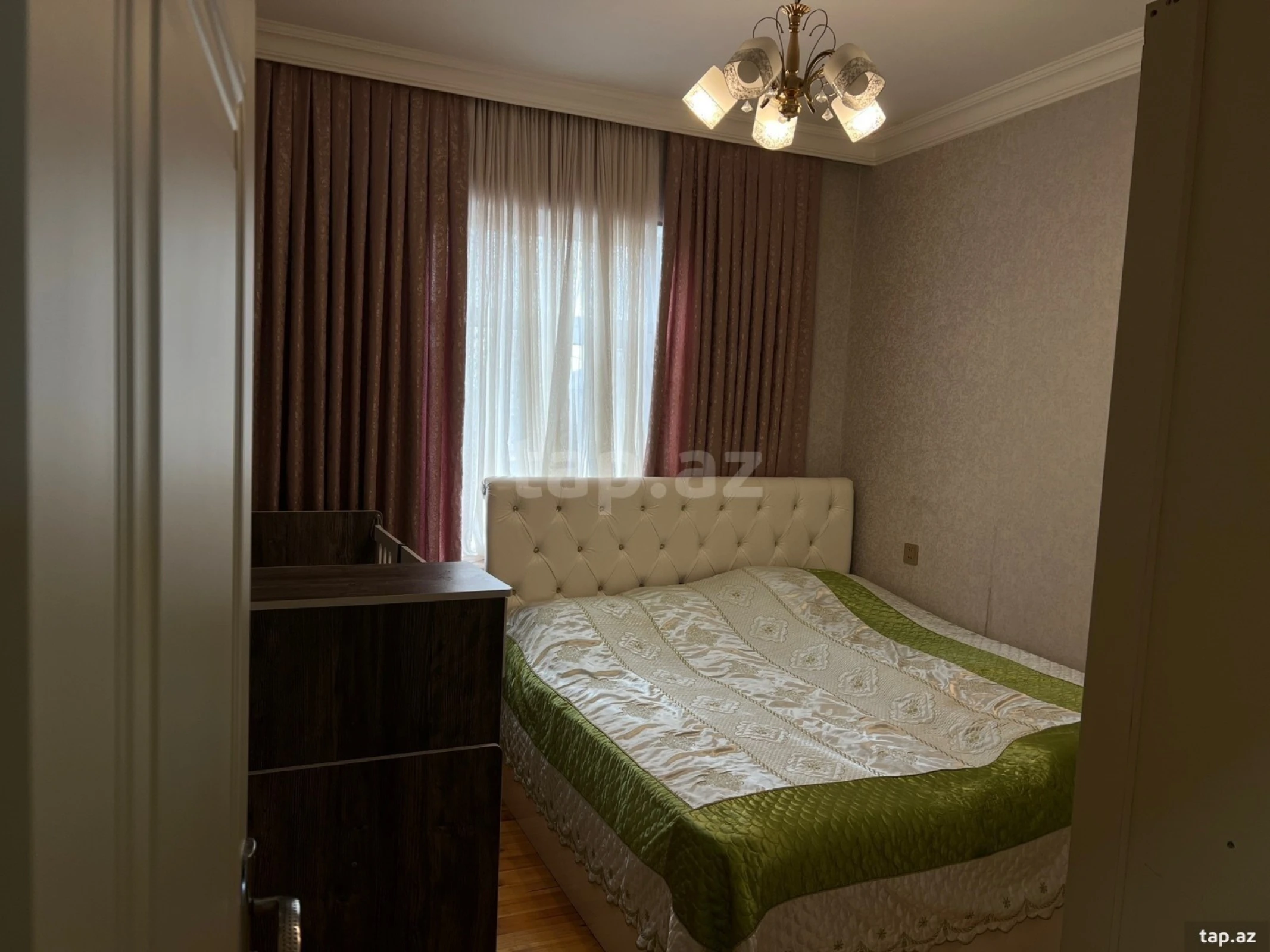 Satılır 4 otaqlı həyət evi 250 m²