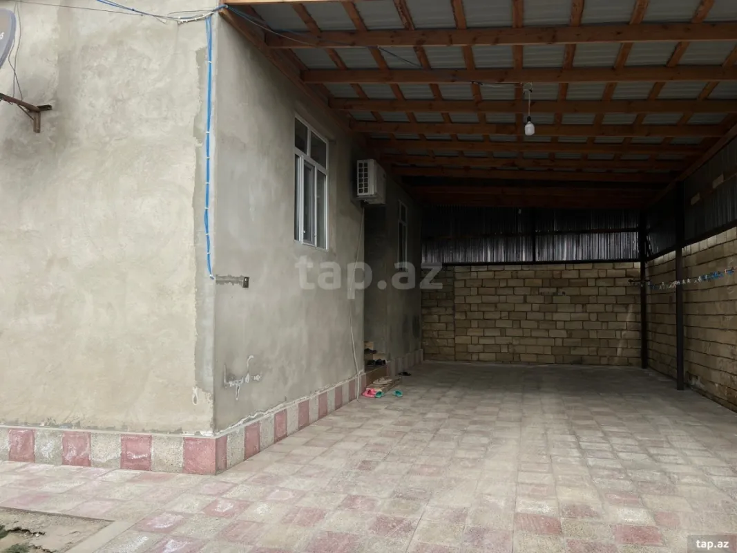 Satılır 4 otaqlı həyət evi 250 m²