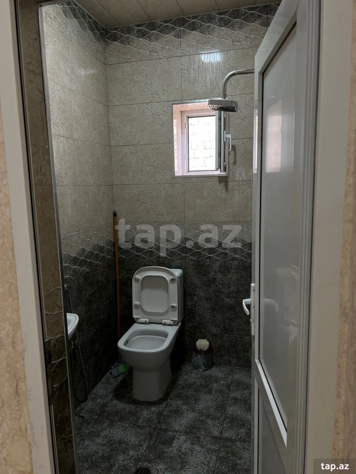 Satılır 4 otaqlı həyət evi 250 m²