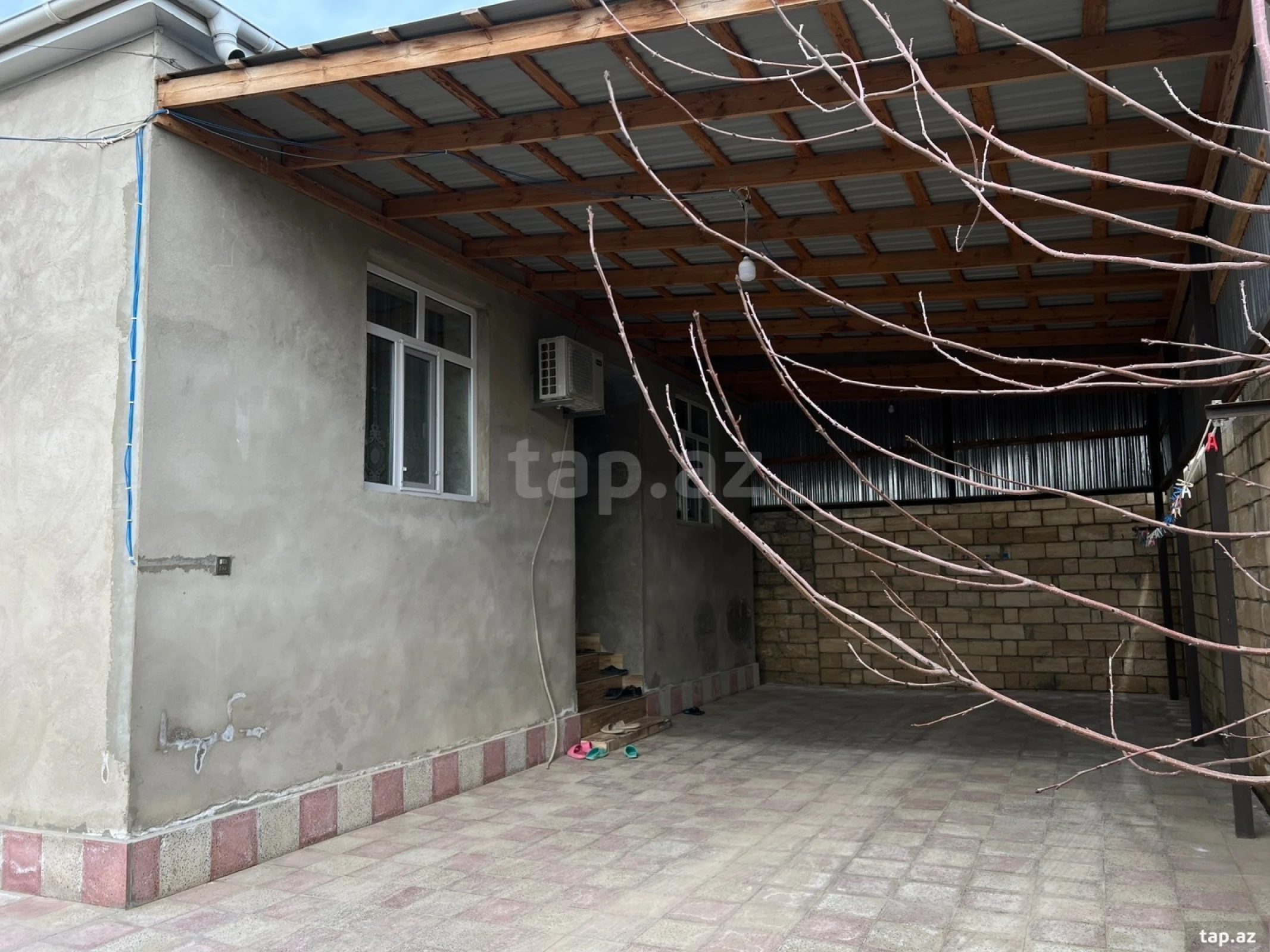 Satılır 4 otaqlı həyət evi 250 m²