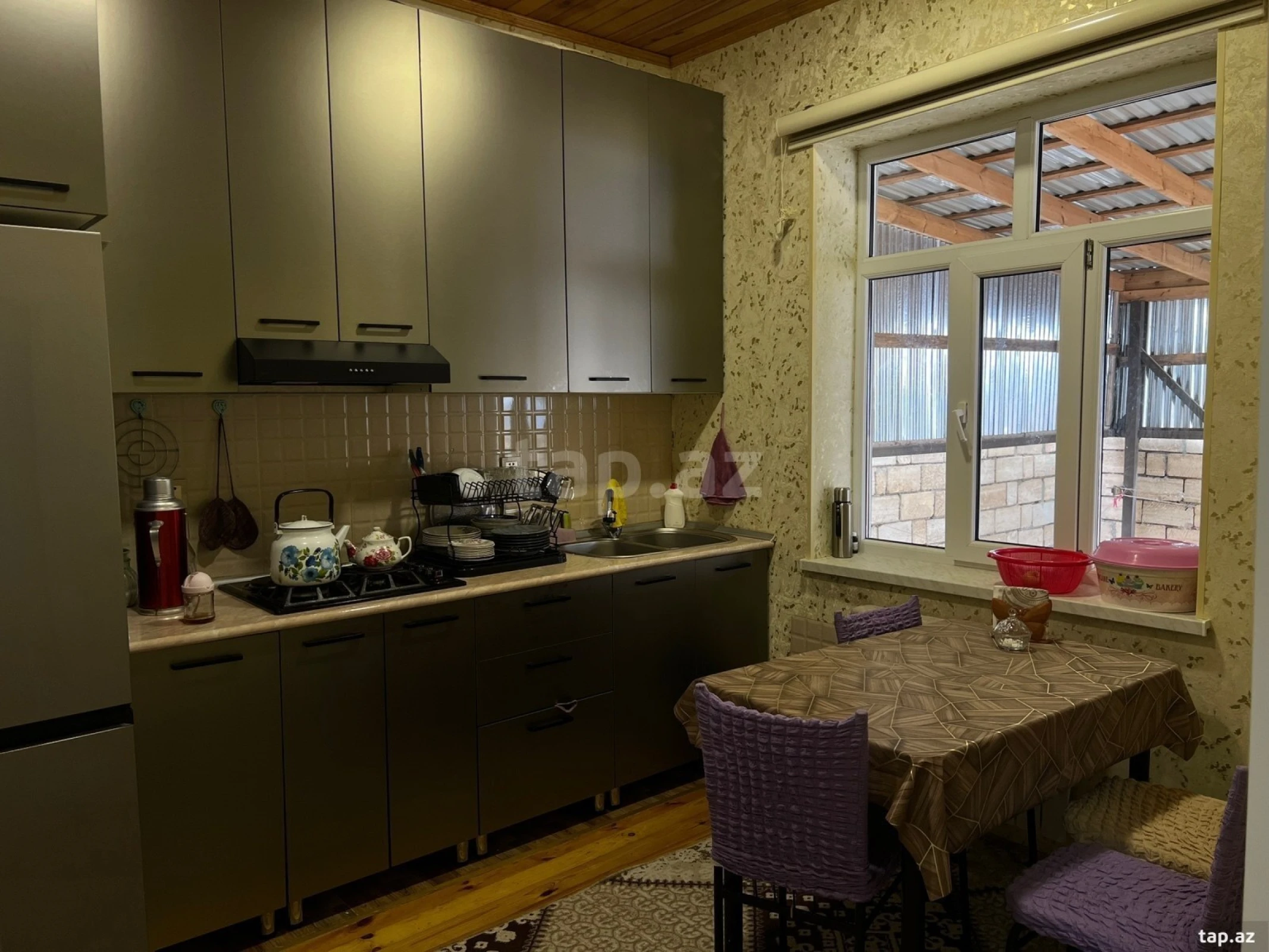 Satılır 4 otaqlı həyət evi 250 m²