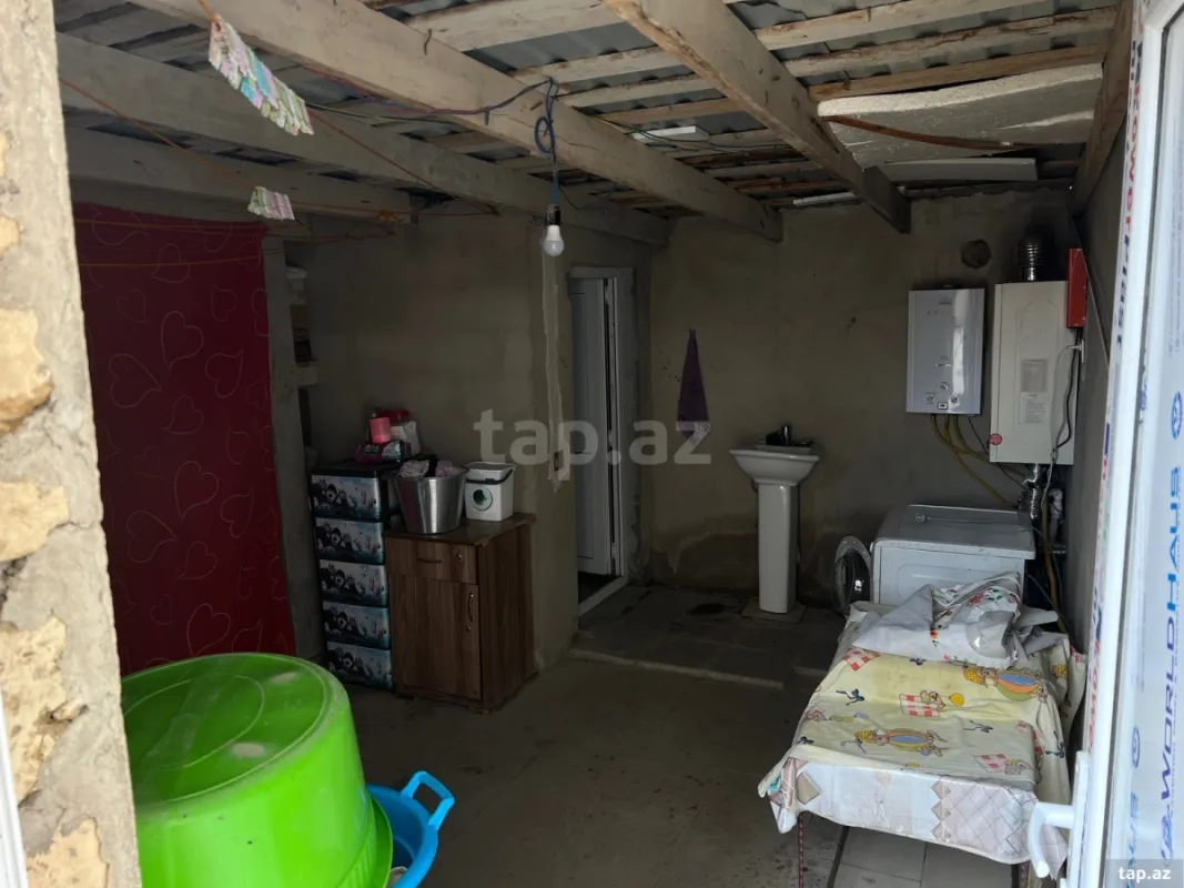 Satılır 4 otaqlı həyət evi 250 m²