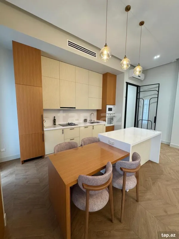 Kirayə verilir 4 otaqlı yeni tikili 146 m²