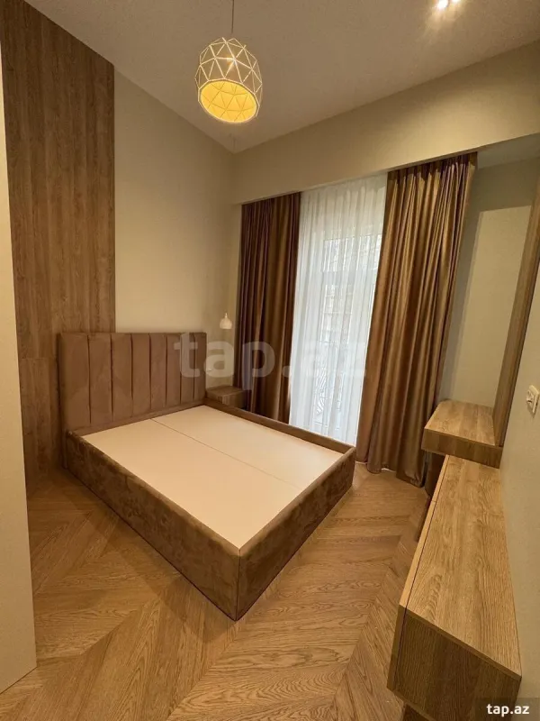 Kirayə verilir 4 otaqlı yeni tikili 146 m²