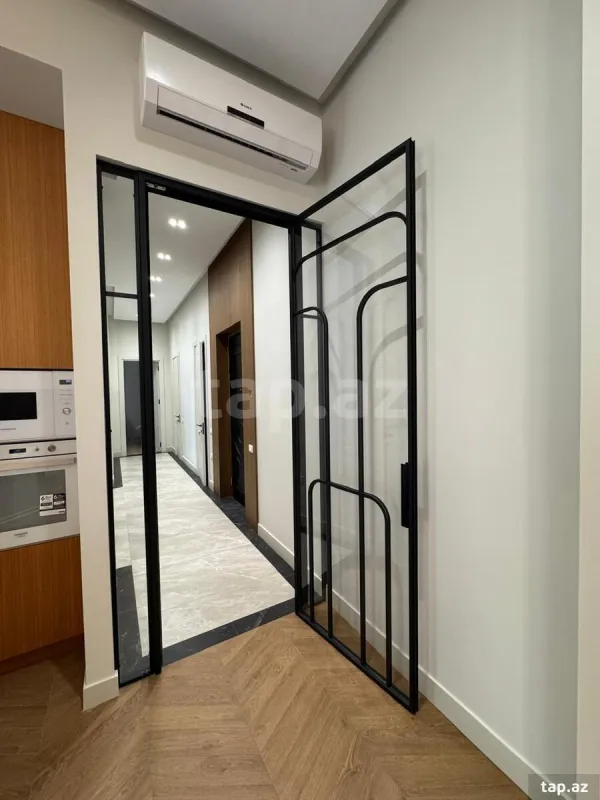 Kirayə verilir 4 otaqlı yeni tikili 146 m²