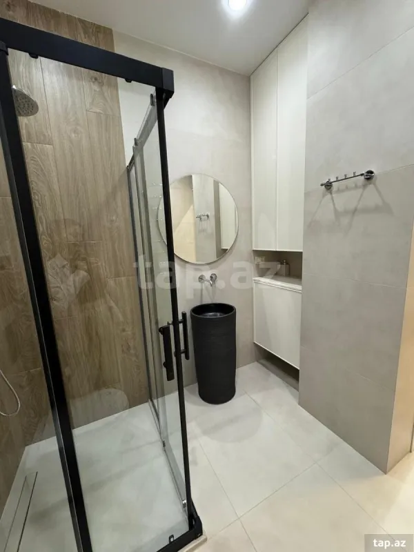 Kirayə verilir 4 otaqlı yeni tikili 146 m²