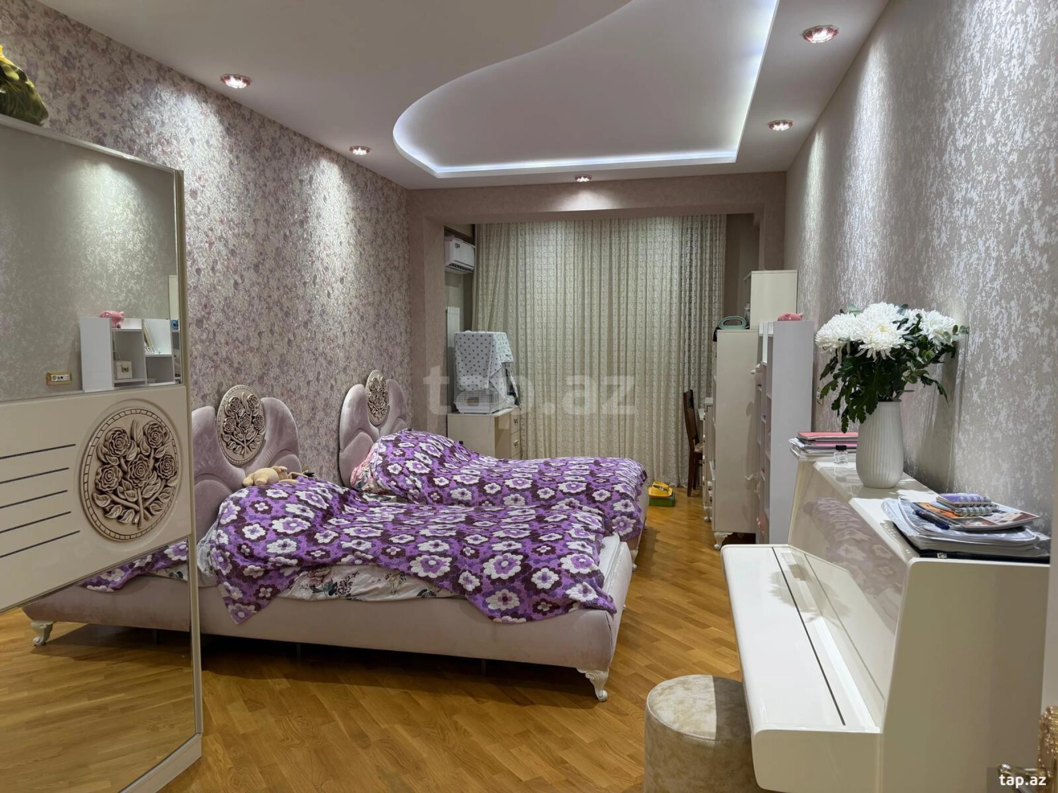 Satılır 4 otaqlı yeni tikili 180 m²