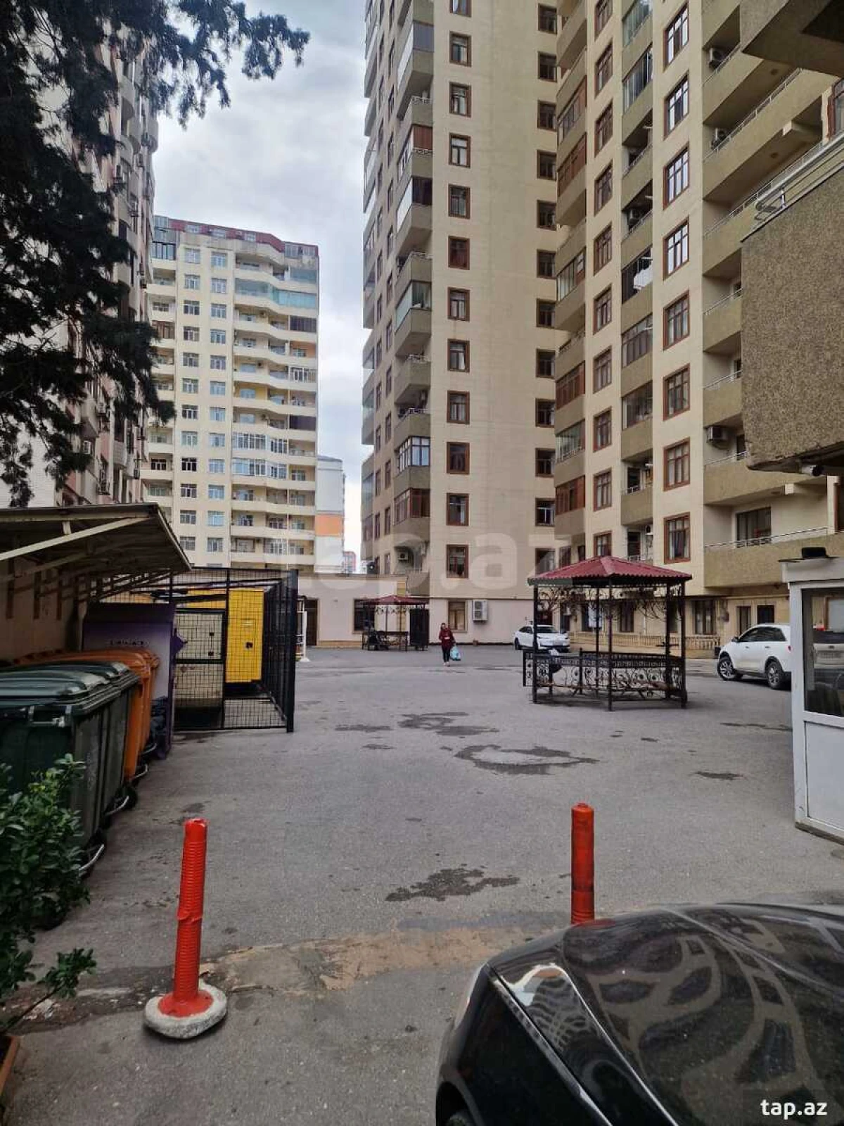 Satılır 4 otaqlı yeni tikili 180 m²