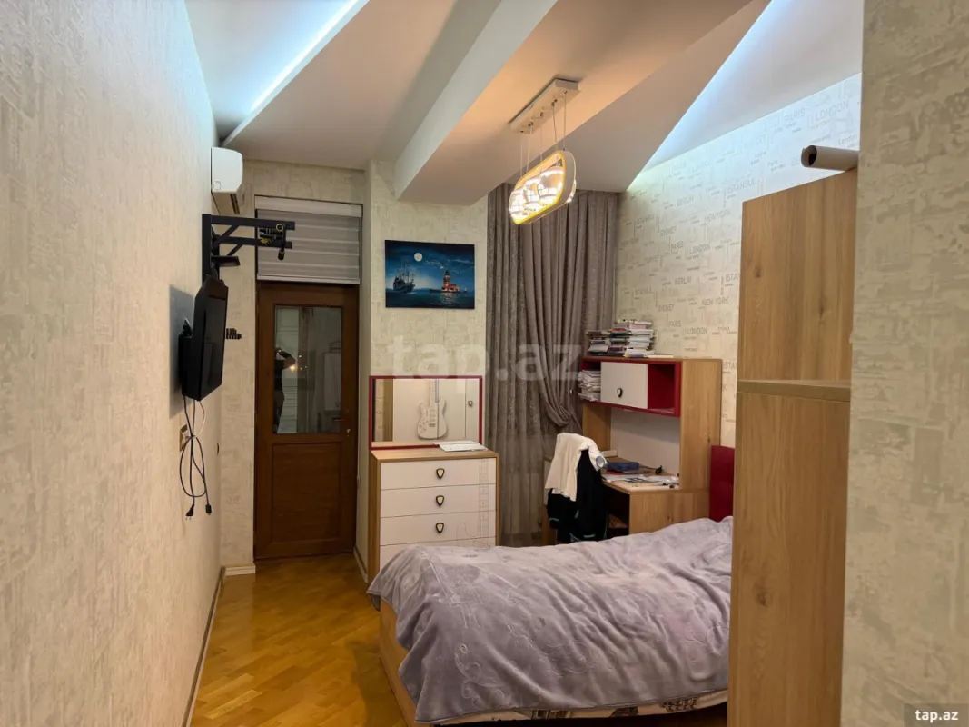 Satılır 4 otaqlı yeni tikili 180 m²