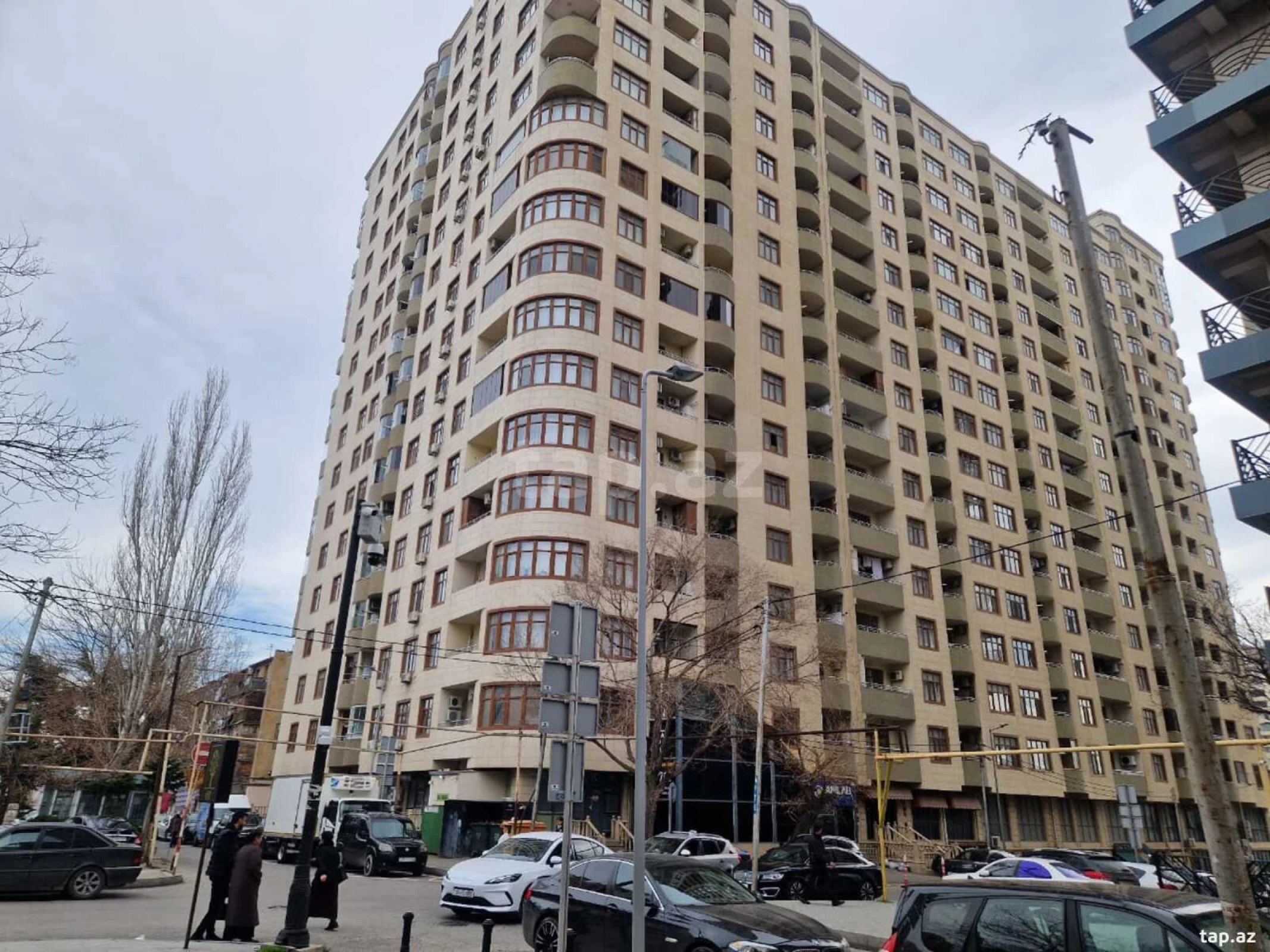 Satılır 4 otaqlı yeni tikili 180 m²
