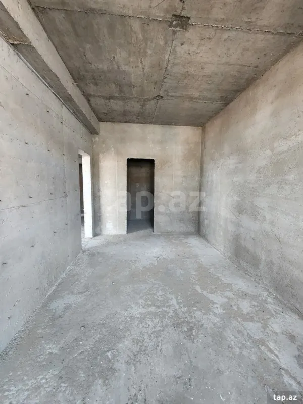 Satılır 3 otaqlı yeni tikili 130 m²