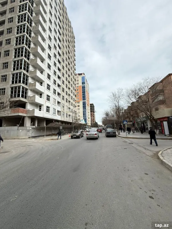 Satılır 3 otaqlı yeni tikili 130 m²