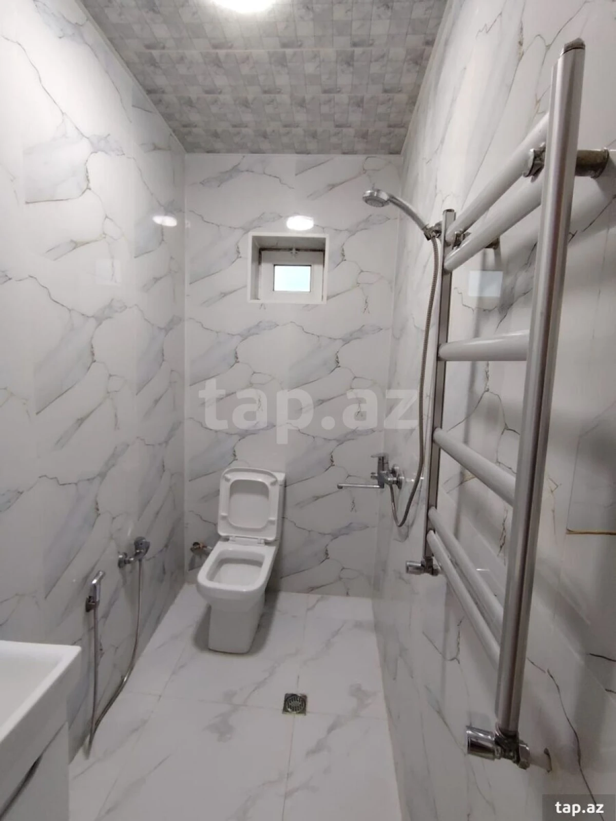 Kirayə verilir 3 otaqlı həyət evi