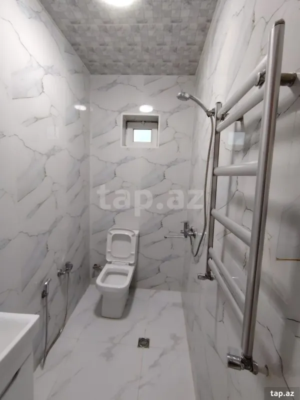 Kirayə verilir 3 otaqlı həyət evi