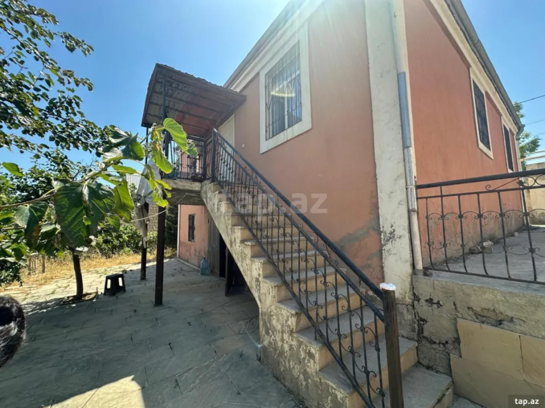 Satılır 4 otaqlı həyət evi