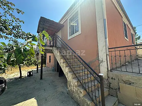 Satılır 4 otaqlı həyət evi