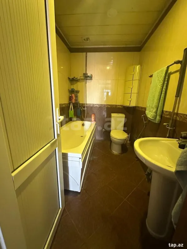 Satılır 4 otaqlı həyət evi