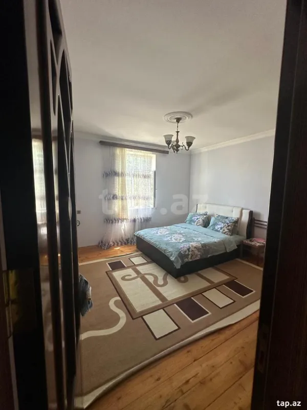 Satılır 4 otaqlı həyət evi