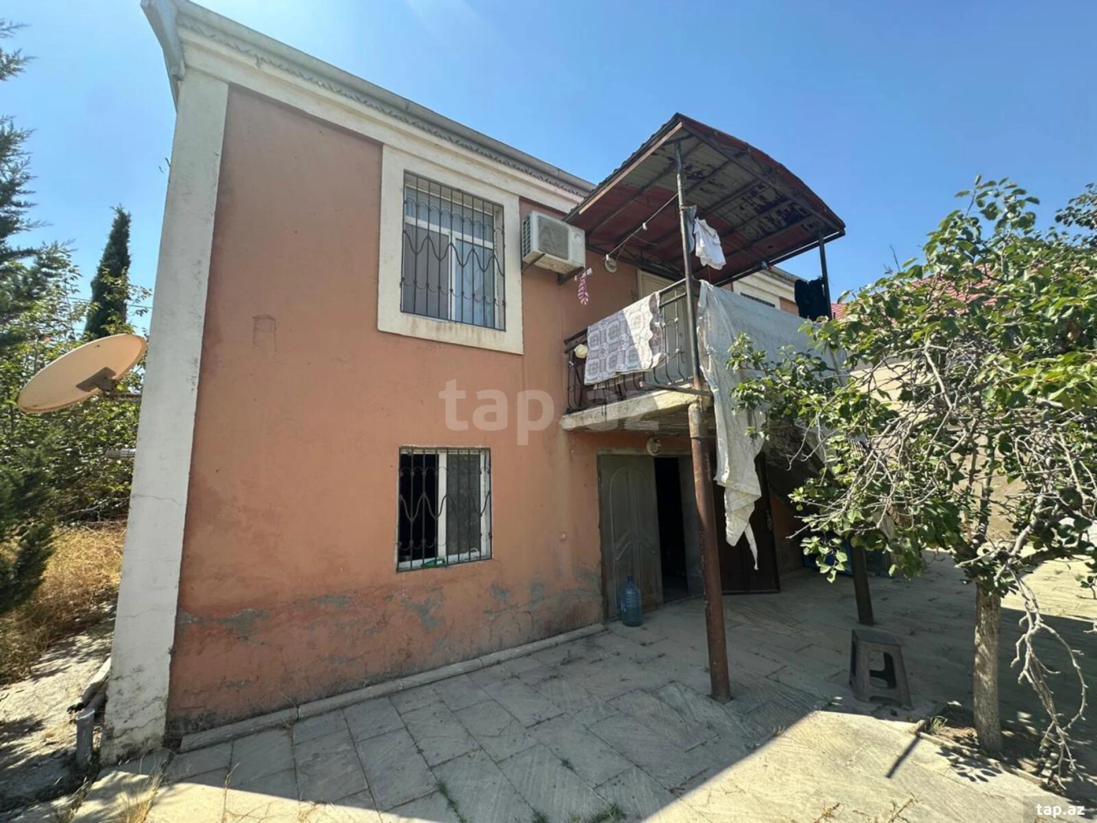 Satılır 4 otaqlı həyət evi