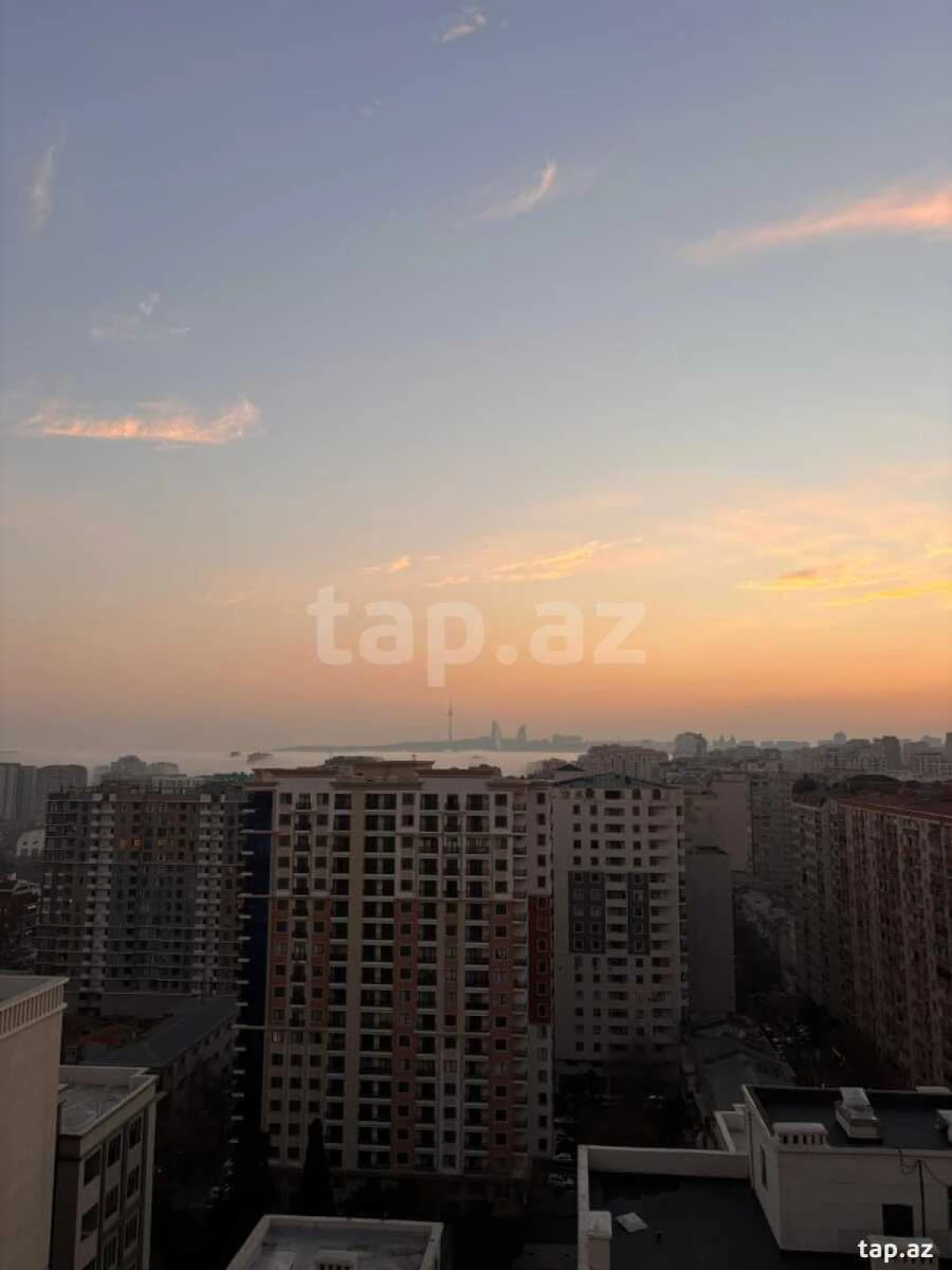 Kirayə verilir 3 otaqlı yeni tikili 130 m²