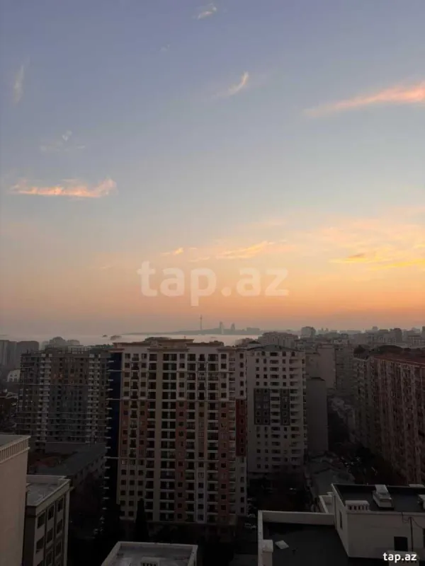 Kirayə verilir 3 otaqlı yeni tikili 130 m²