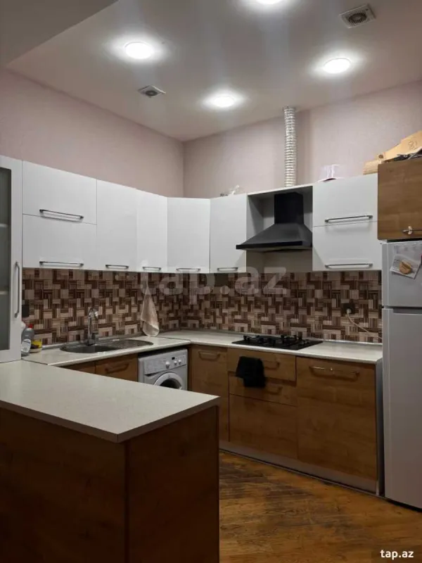 Kirayə verilir 3 otaqlı yeni tikili 130 m²